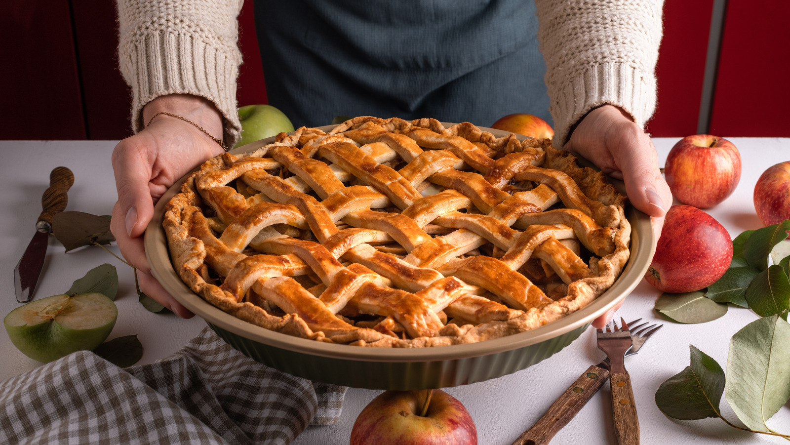 Bacon Gives A Savory Twist To Apple Pie